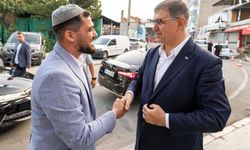 Başkan Tugay vatandaşlarla bayramlaştı