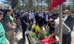 Şehit öğretmen Şenay Aybüke Yalçın, vefatının 8. yılında Çorum'daki kabri başında anıldı