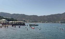 Tatilciler sahillere akın etti