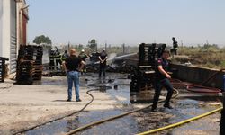 Süt fabrikasındaki paletler yandı: 1 yaralı