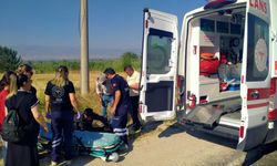 Otomobil İle Çarpışan Motosiklet Sürücüsü Tarlaya Uçtu