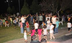 Mahalleliyi parka toplayan muhtar sürpriz yaptı
