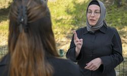 İşaret dili tercümanı adliyede "sessizlerin" sesi oluyor