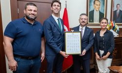 İşitme Engelliler Birliktelik Derneği'nden Vali Aksoy'a Ziyaret
