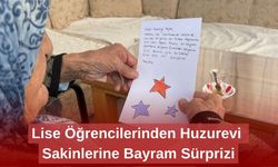 Lise Öğrencilerinden Huzurevi Sakinlerine Bayram Sürprizi