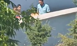 Öğrenciye tokat atan  öğretmene vatandaş  müdahale etti