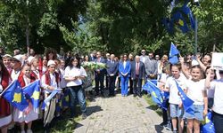 Başkan Şadi Özdemir Peja’nın Kurtuluş Günü törenlerine katıldı