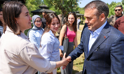Vali Oktay Sözer, bayramda gençlerle buluştu