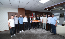 Şampiyon Darıca Türkeli, Başkan Büyükakın’a geldi