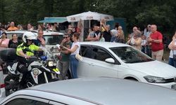 Üniversite adaylarını YKS'ye yetiştiren trafik polisleri alkışlandı