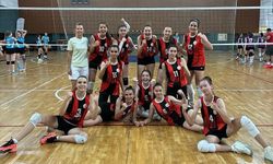 Eskişehir kız voleybol takımı gururlandırdı