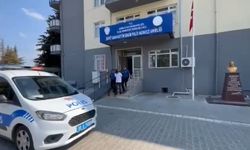 Polisin üzerine araç sürdü, kıskıvrak yakalandı