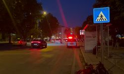 Sokakta yürürken bacağından vuruldu