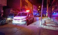 Şüpheliyi korumak için polisleri ezdi