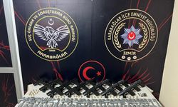 Silah ticareti operasyonu: Gizli bölmelerde ele geçirildi