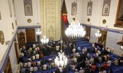 90 bin camide şehitler için dua edildi