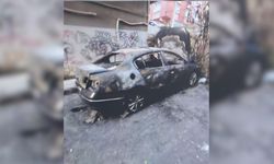Polis yelekli hırsızlar, yakalanmamak için aracı yaktı