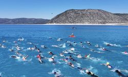 Salda Gölü sporcuların mücadelesine sahne oldu