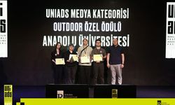 Anadolu Üniversitesi öğrencilerine “UNIADS 2025”ten ödül