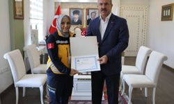 Bebeğin boğazına mama kaçtı,ATT görevlisi hayata döndürdü