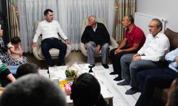 Bakan Kurum,  evlerine kavuşan depremzede aileye misafir oldu