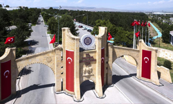 Atatürk Üniversitesi, YKS’de derece elde eden öğrencilere aylık 30 bin TL’lik burs imkânı sunuyor