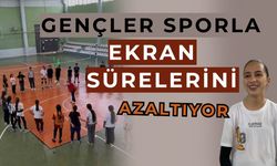 Gençler Yaz Spor Kulübü'nde takım olmayı öğreniyor