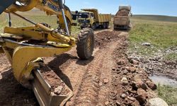 Kars’ta yayla yolları yapımı sürüyor