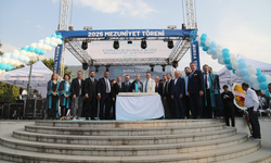 Mezuniyet ve yıldönümü sevinci bir arada