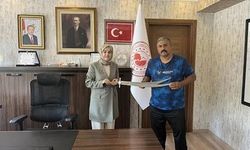 Yangın bölgesinde gönüllü mücadele edenlere tebrik