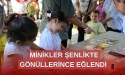 Çocuklar şenlikte eğlenceye doydu