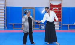 Tepebaşı’nın kadın personeli savunma tekniklerini öğreniyor