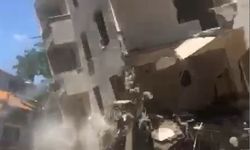 Yıkımı yapılan bina bir anda çöktü! İşçiler son anda kurtuldu