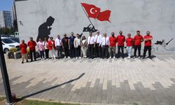 Zafer ruhu, Şehitlik Abidesi duvarlarına yansıtıldı