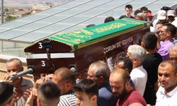 Serinlemek için girdiği denizde boğulan genç toprağa verildi