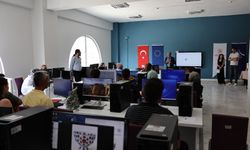 Dijital Form Ve Desen Tasarımı Eğitimiyle Geleneksel Motifler Çağdaş Tasarımlarla Birleşti