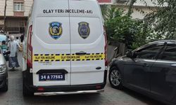 Ailesini rehin alan şahıs 3. kattan atladı