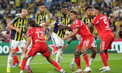 UEFA Şampiyonlar Ligi: Fenerbahçe: 0 - Benfica: 0 (İlk yarı)