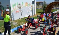 Öğrencilere trafik eğitimi verildi