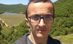 Başı çekyatın altına sıkışmış halde ölü bulundu