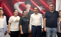 Depremde anne ve babalarını kaybeden yeğenlerine kucak açtılar