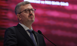 “Siyaset, her şeyden önce seviye ve üslup işidir”