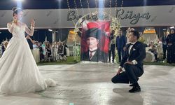 30 Ağustos’ta damat ve gelinden zeybek gösterisi