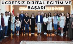 Başkan Erkan Aydın başarılı öğrencileri ödüllendirdi