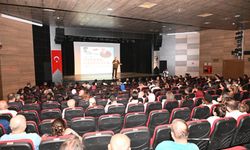 Sunay Akın’ın “Zafere Giden Yol” Söyleşisi Ayakta Alkışlandı