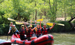 Gençler rafting heyecanı yaşadı