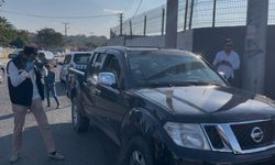 Seyir halindeki arabayı kurşun yağmuruna tuttular
