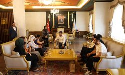 Başkan Arı “Gönüllere Dokunarak Yolumuza Devam Edeceğiz”