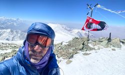 30 Ağustos'a özel zirve tırmanışı