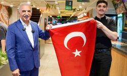 Ümraniye Belediyesi anlamlı bayrak videosu ile gündemde